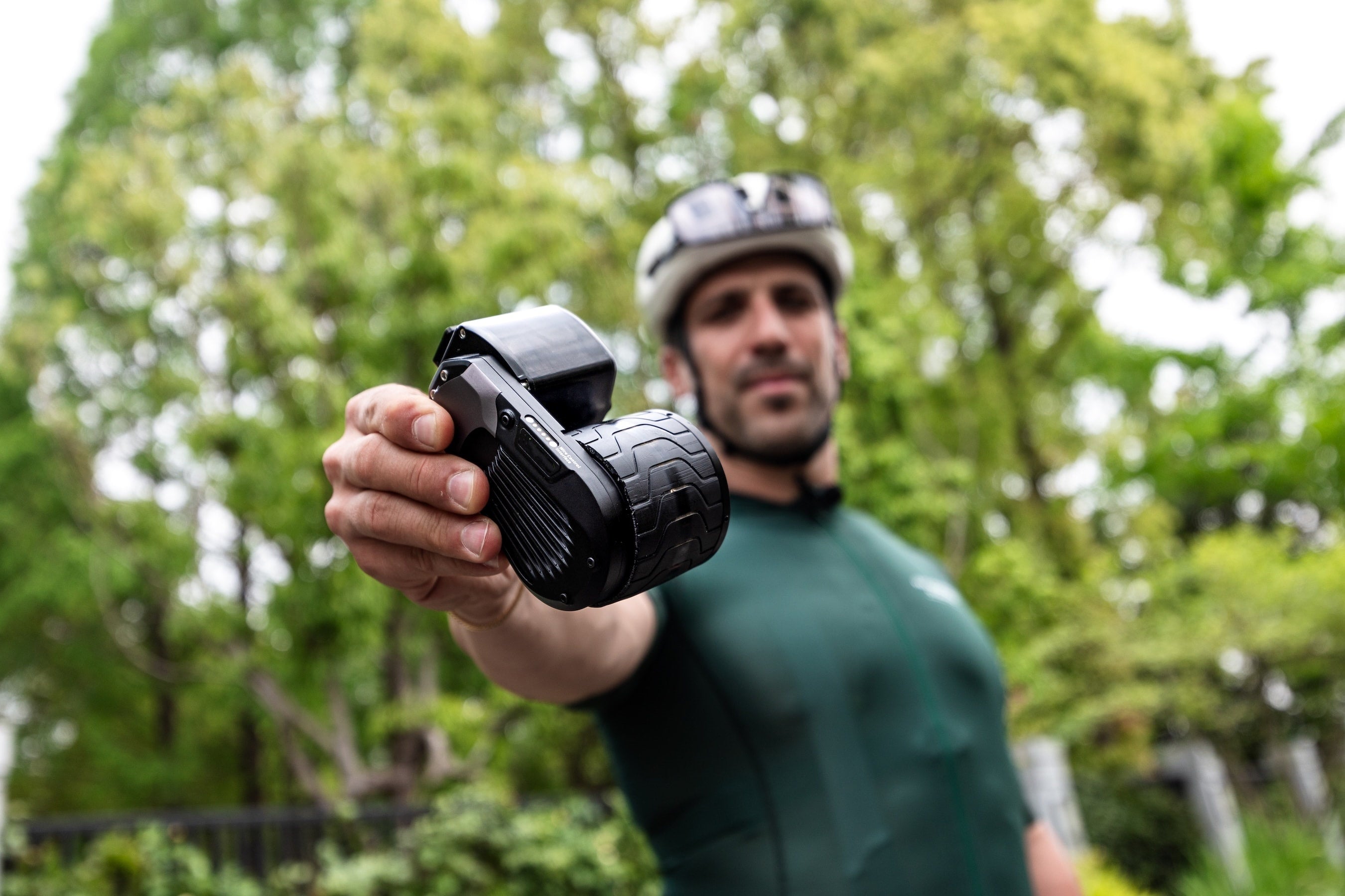 Palm-Sized E-Bike Conversion Kit : 750W / 40Nm / 2.3kg Total